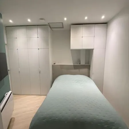 Appartement Avec Cour Privative *